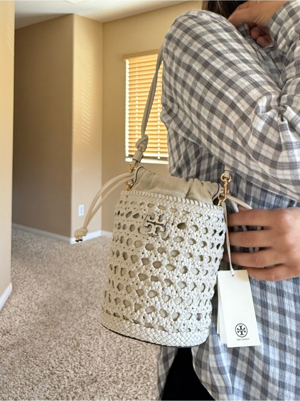 NWT tory burch woven bucket crossbody bag new ivory $450 - Picture 9 of 14
